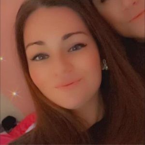 Meet your Posher, Emmabeth